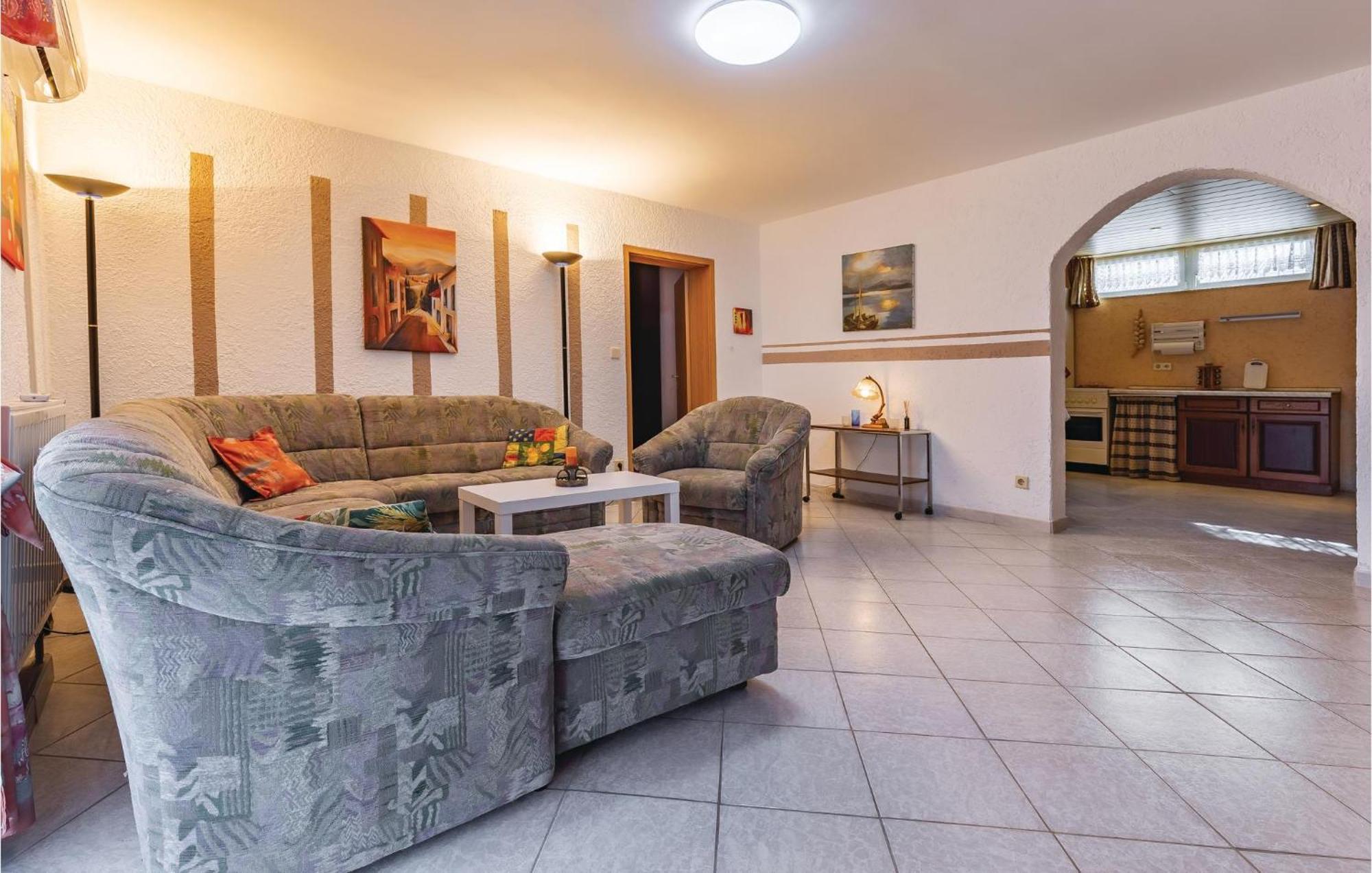 3 Bedroom Awesome Apartment In Pavicini Exterior photo